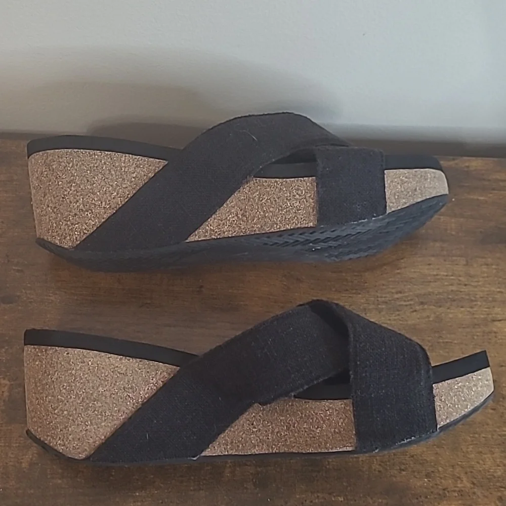 Volatile Black & Cork Platform Wedge Sandals with Padded Fabric Straps size 9